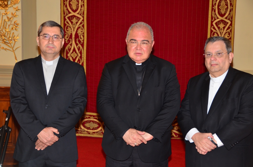 Da esquerda para direita: Padre Paulo Romão, ao centro, Dom Orani, Cardeal do Rio e ao lado, Monsenhor Joel