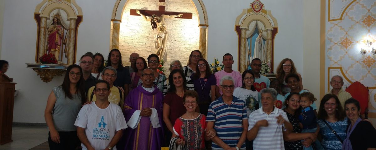 Paróquia Nossa Senhora de Fátima - Jacarepaguá. Missa das 10:15 h com o Padre Evandro José, vigário paroquial.