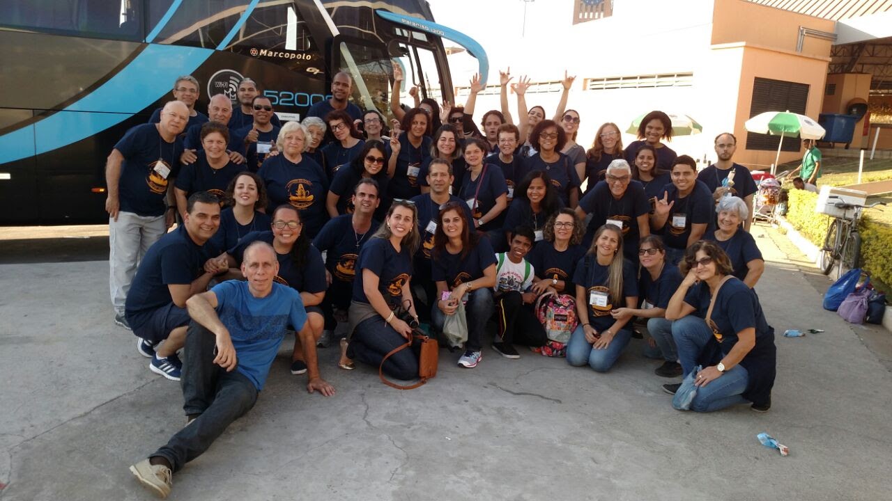 Um dos ônibus do Rio de Janeiro. Eram 46 pessoas da Comunidade de Jacarepaguá e outras Comunidades de surdos. 