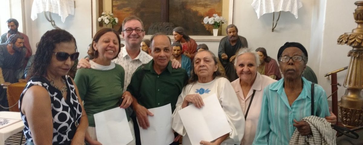 Da esquerda para direita: Lúcia, Antonia, Cesar, Jorge, Iinês, Doralice e sua amiga. Igreja de Nossa Senhora da Glória - Largo do Machado